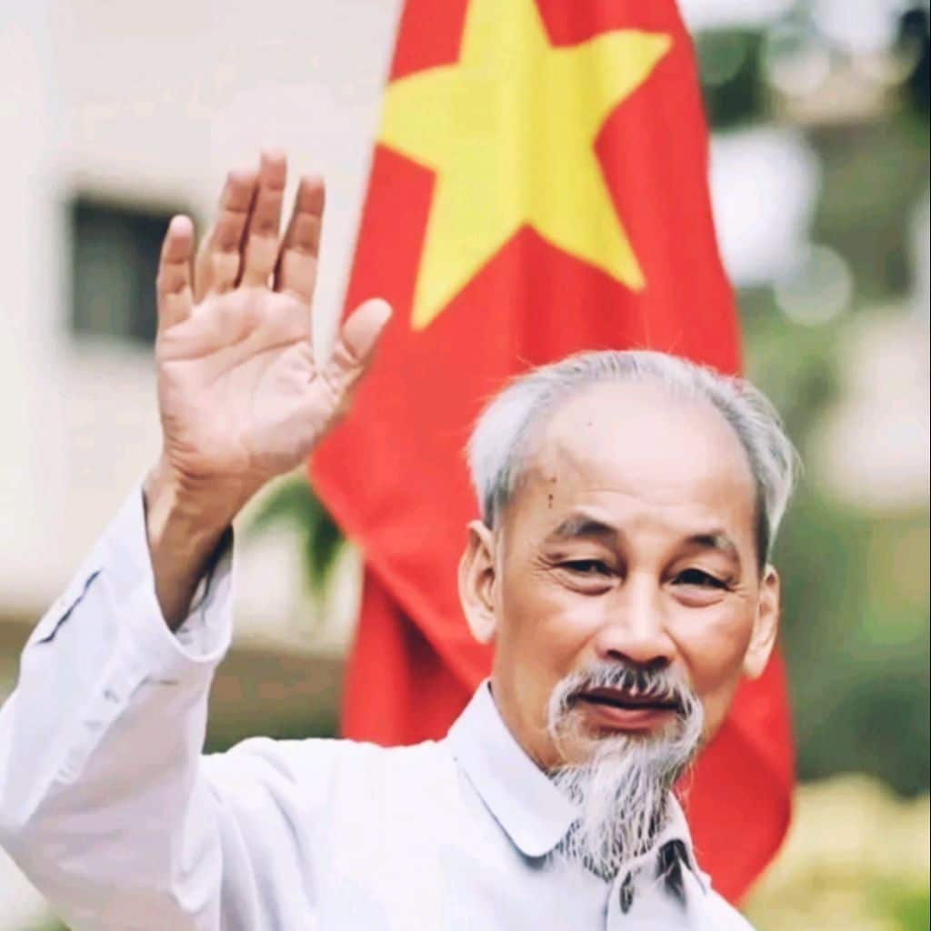 Những Nhân Vật Lịch Sử Việt Nam Tiêu Biểu. Hồ Chí Minh, tên khai sinh là Nguyễn Sinh Cung, còn được gọi phổ biến tại Việt Nam với tên gọi Bác Hồ, là một nhà cách mạng và chính khách người Việt Nam