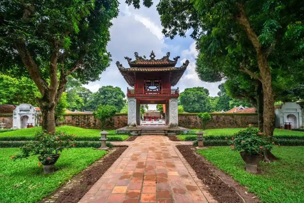 Tinh Thần Hiếu Học Của Người Việt - Văn Miếu Quốc Tử Giám