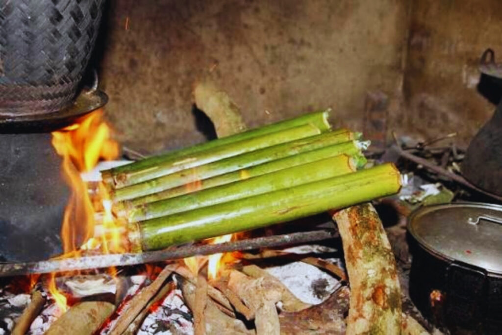 Sapa Travel Guide 2026: Best Things to Do, Trekking & Local Tips 🇻🇳 6 Bamboo sticky rice