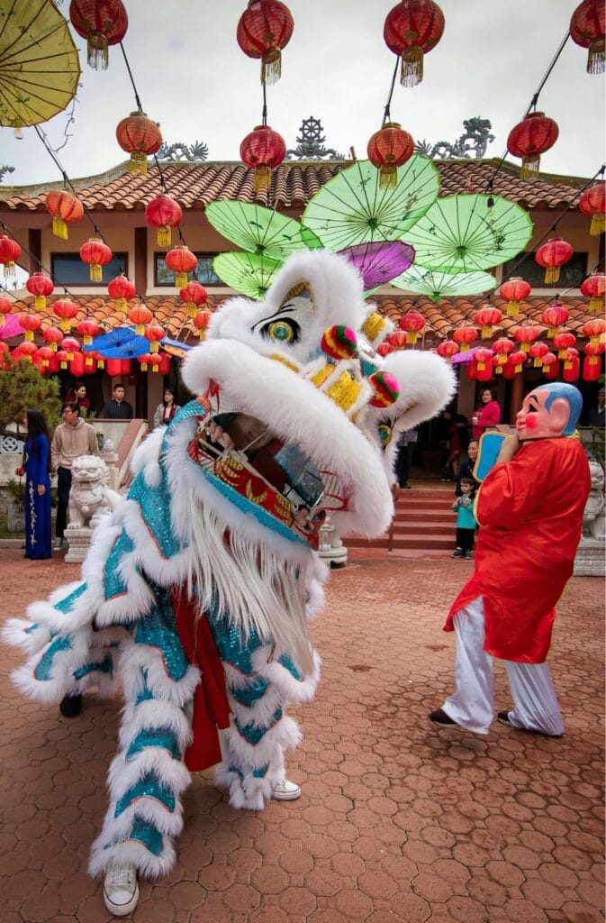 Best Time to Visit Vietnam: A Complete Seasonal Travel Guide 2 Best Time to Visit Vietnam: Mid Autumn Festival