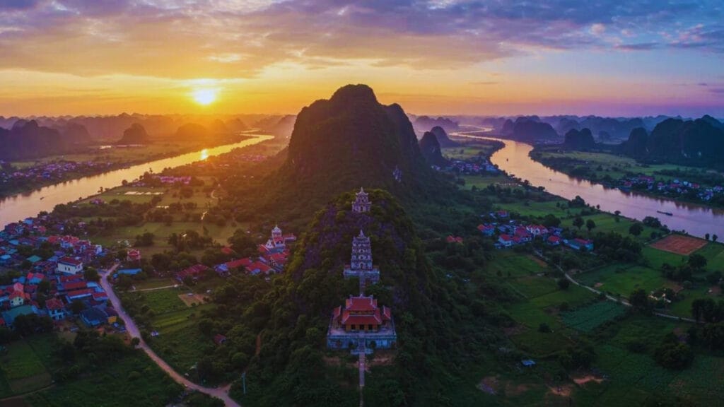 Mekong Delta Travel Guide 2026: Floating Markets, River Life & Local Culture 🇻🇳 7 Chau Doc Best Sunrise Sunset Spots on Sam Mountain - Mekong Delta Travel Guide