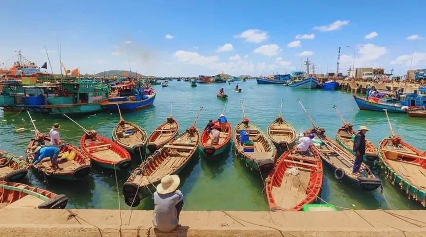 Phu Quoc Travel Guide 2026: Beaches, Sunsets & Tropical Island Life in Vietnam 🇻🇳 5 Explore Fishing Villages in South Vietnam Travel Guide