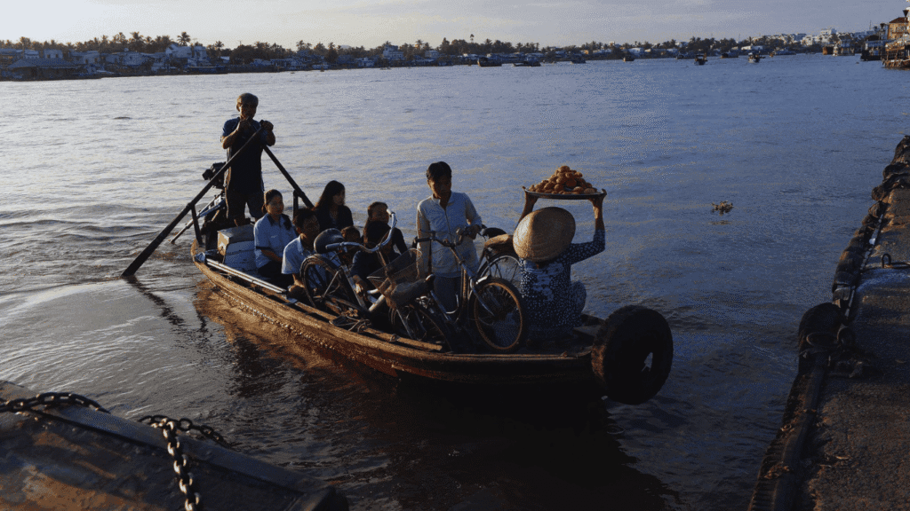 Floating markets in Mekong Delta Day Trip
