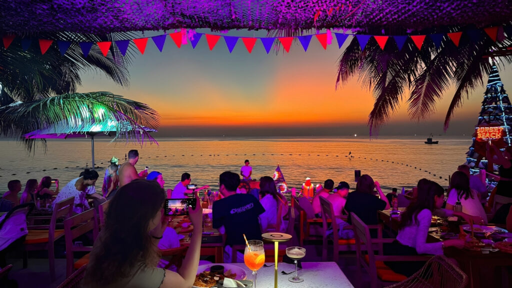 Vietnam Nightlife Guide 2026: Best Bars, Rooftops, Clubs & Night Markets 🇻🇳 10 Beach clubs and sunset nightlife in Phu Quoc Vietnam