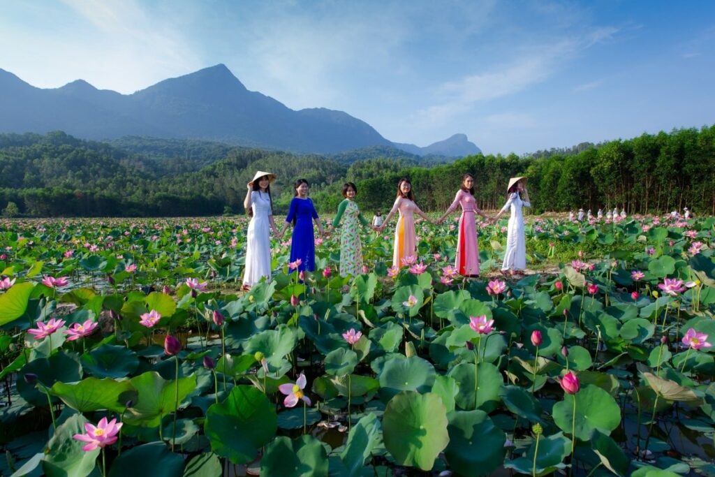 Different styles of Vietnamese Ao Dai