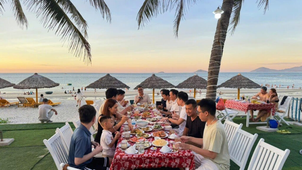 Seafood in Vietnam: 18 Must-Try Dishes & Where to Eat Them (2026 Traveler's Guide) 1 Seafood in Vietnam Guide - Fresh Vietnamese seafood served at a beachfront restaurant in Vietnam