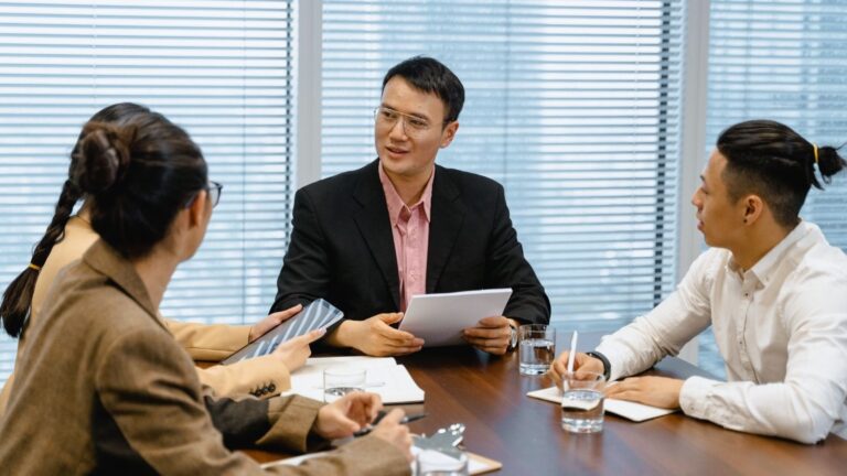Vietnamese Work Culture in a Modern Office