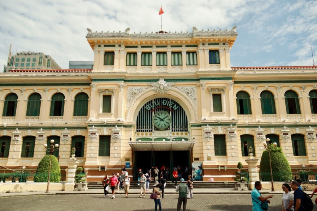 Different sides of everyday life in Vietnam for foreign residents