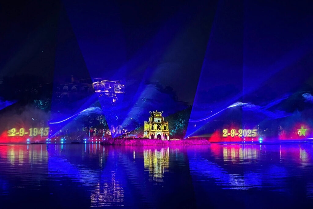 Vietnamese Water Puppet Show Guide: What to Expect & Where to Go 11 Hoan Kiem Lake and Hanoi Old Quarter in the evening