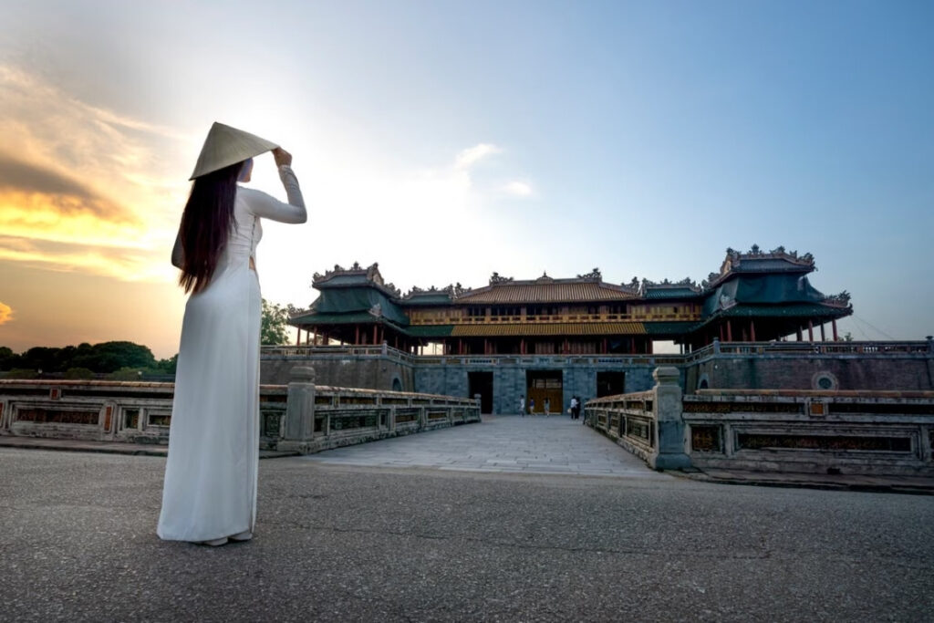 Vietnamese Architecture: A Traveler’s Guide to Traditional, Colonial & Modern Design 4 Hue Imperial City architecture from the Nguyen Dynasty in Vietnam