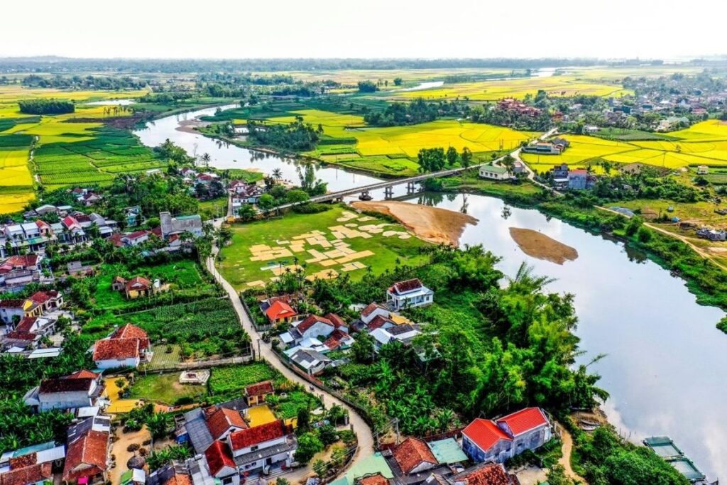 Vietnamese Water Puppet Show Guide: What to Expect & Where to Go 5 Rice fields and waterways in Vietnam's Red River Delta where water puppetry developed
