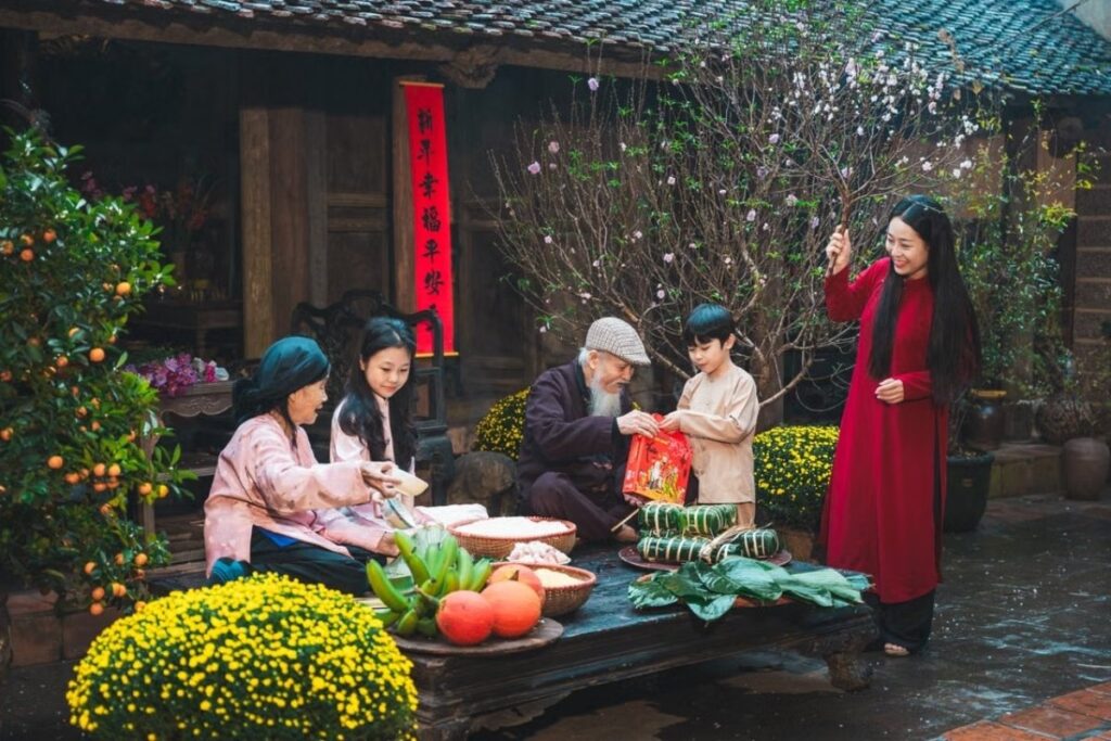 Vietnamese family returning home for Tet Lunar New Year