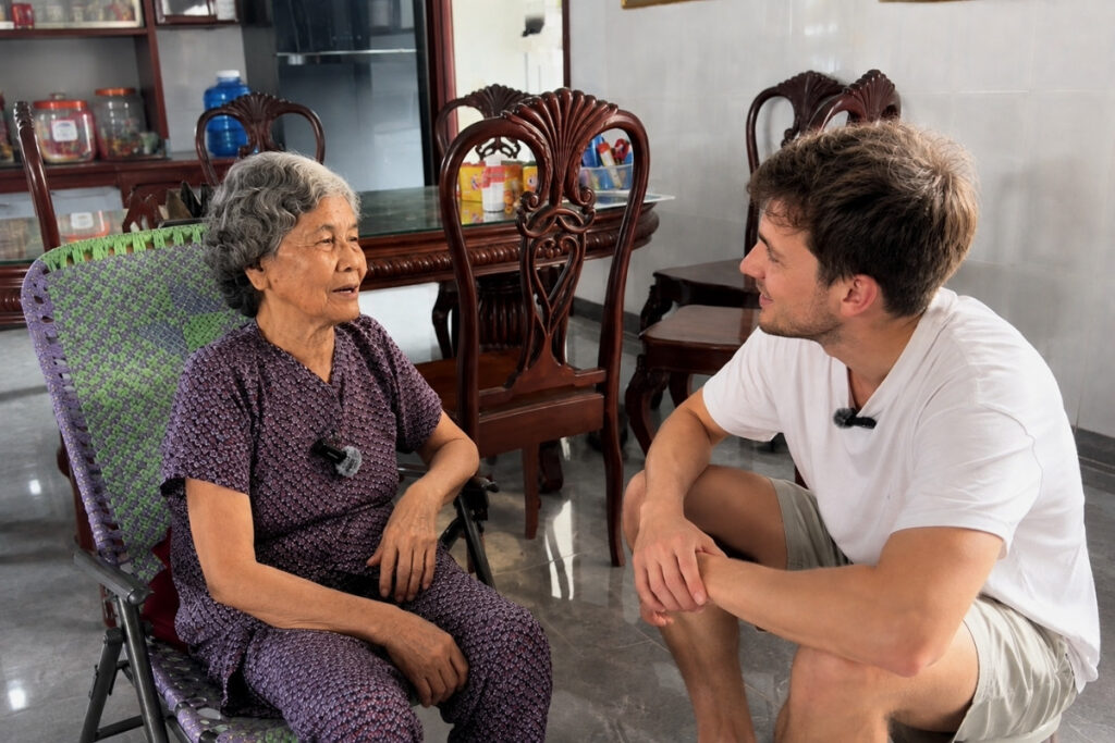 Personal conversation and social interaction in Vietnamese culture
