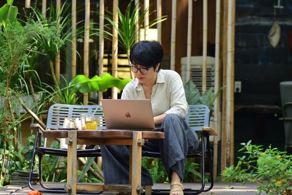 Ordering Vietnamese coffee at a local café